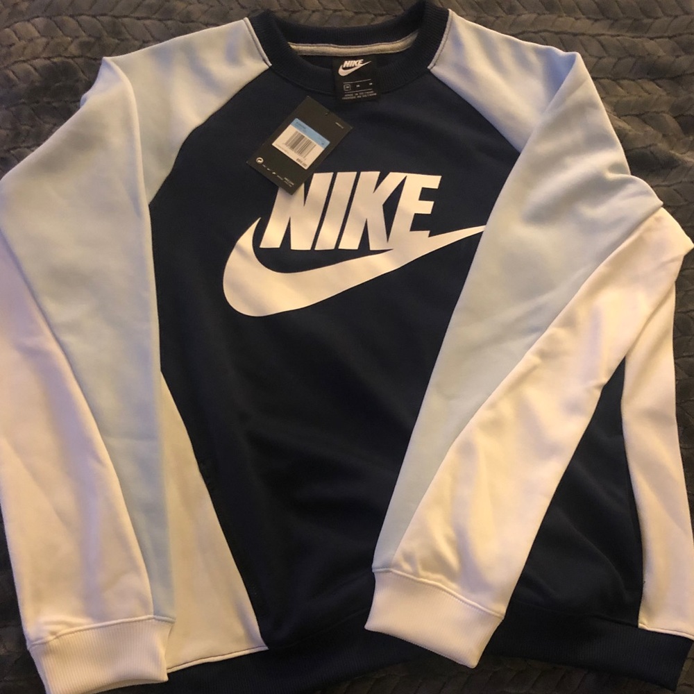 NWT Nike Crew